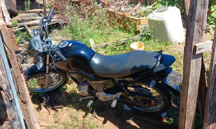 Polícia Militar recupera motocicleta furtada, apreende droga e prende suspeito reincidente em Cacoal